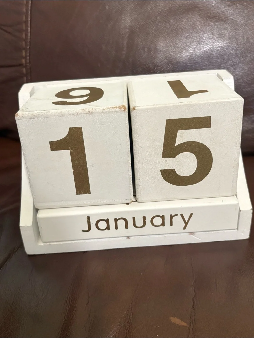 Wooden Block Perpetual Calendar - White with Gold Numbers